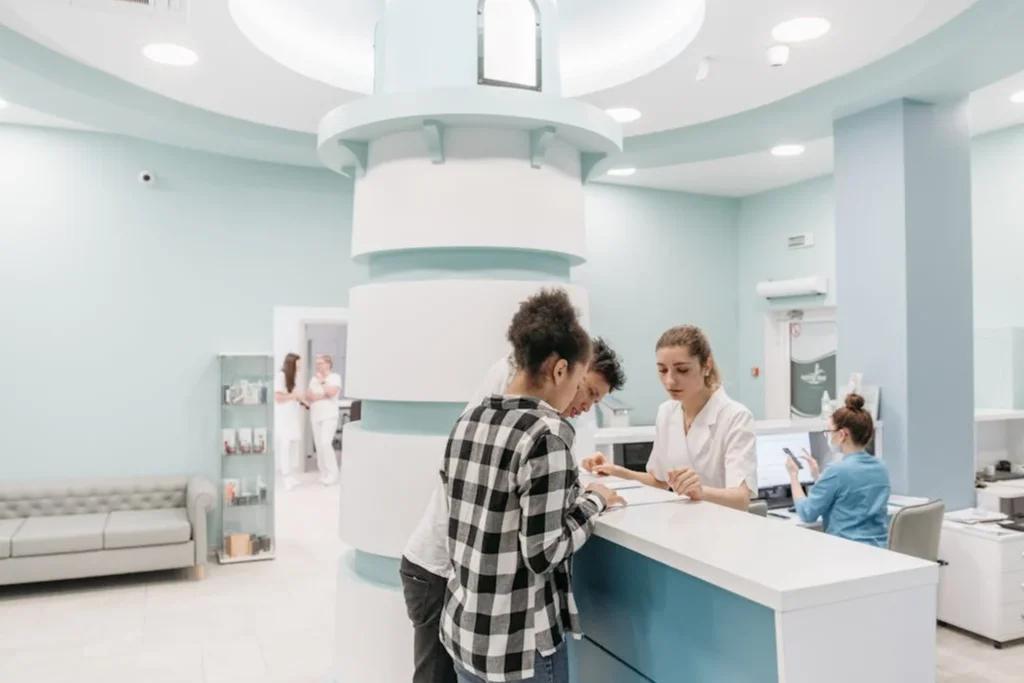 تجهیزات و امکانات مدرن کلینیک