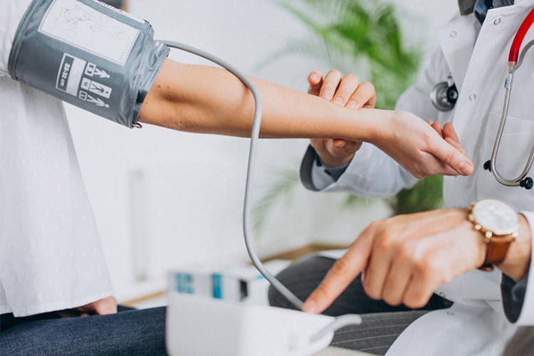 مشاهده دستگاه‌های پایش علائم حیاتی