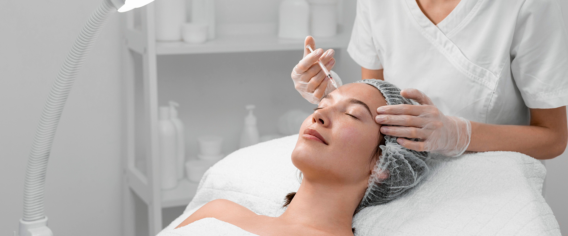 تصویر اصلی مقاله در کلینیک وِنیس